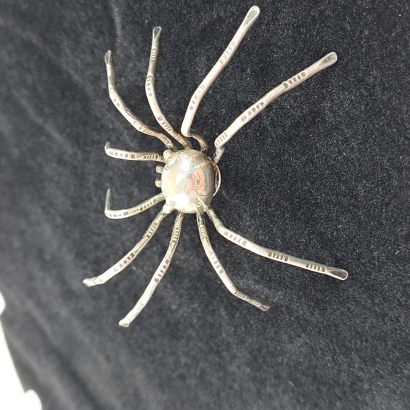 Silver Spider Pin - Picture 7 of 12